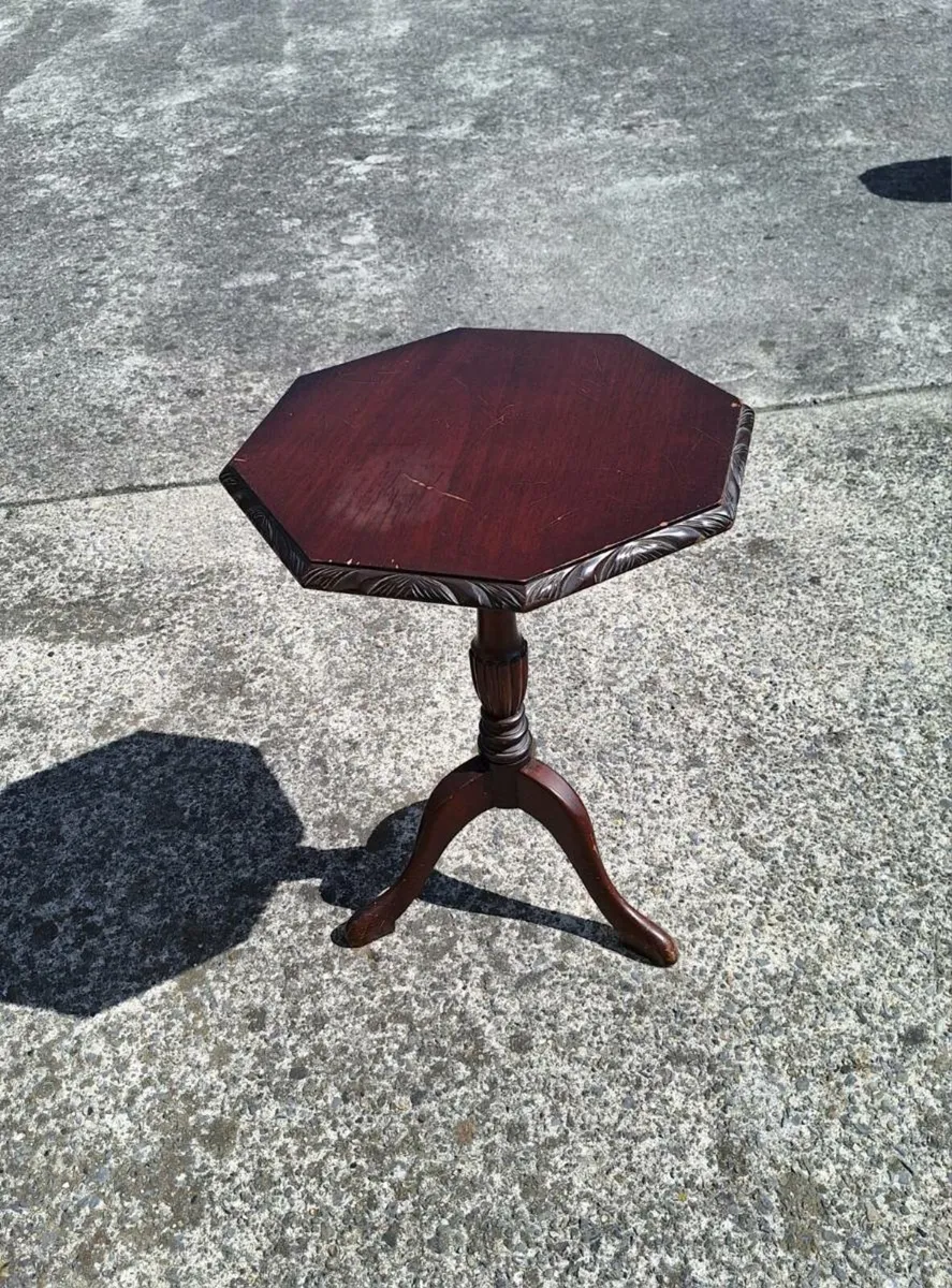 Small vintage side table - Image 1