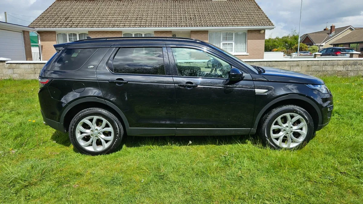 LR Discovery Sport HSE Automatic 7 seat 4WD - Image 1