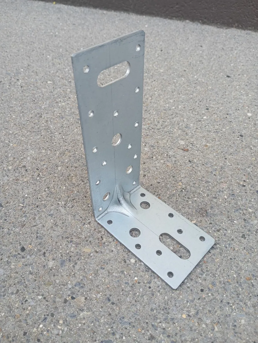 145mm x 90mm Angle Brackets - Image 1