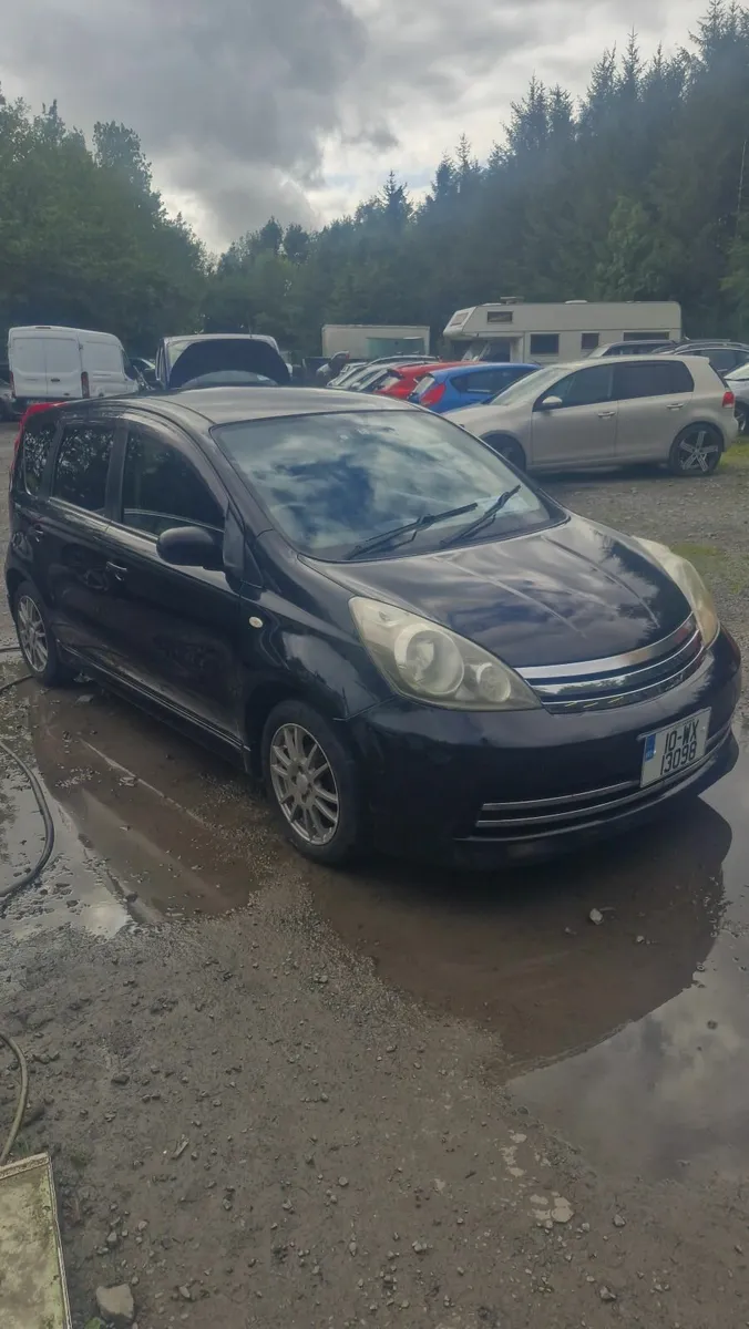 Nissan Note 2010 automatic - Image 4