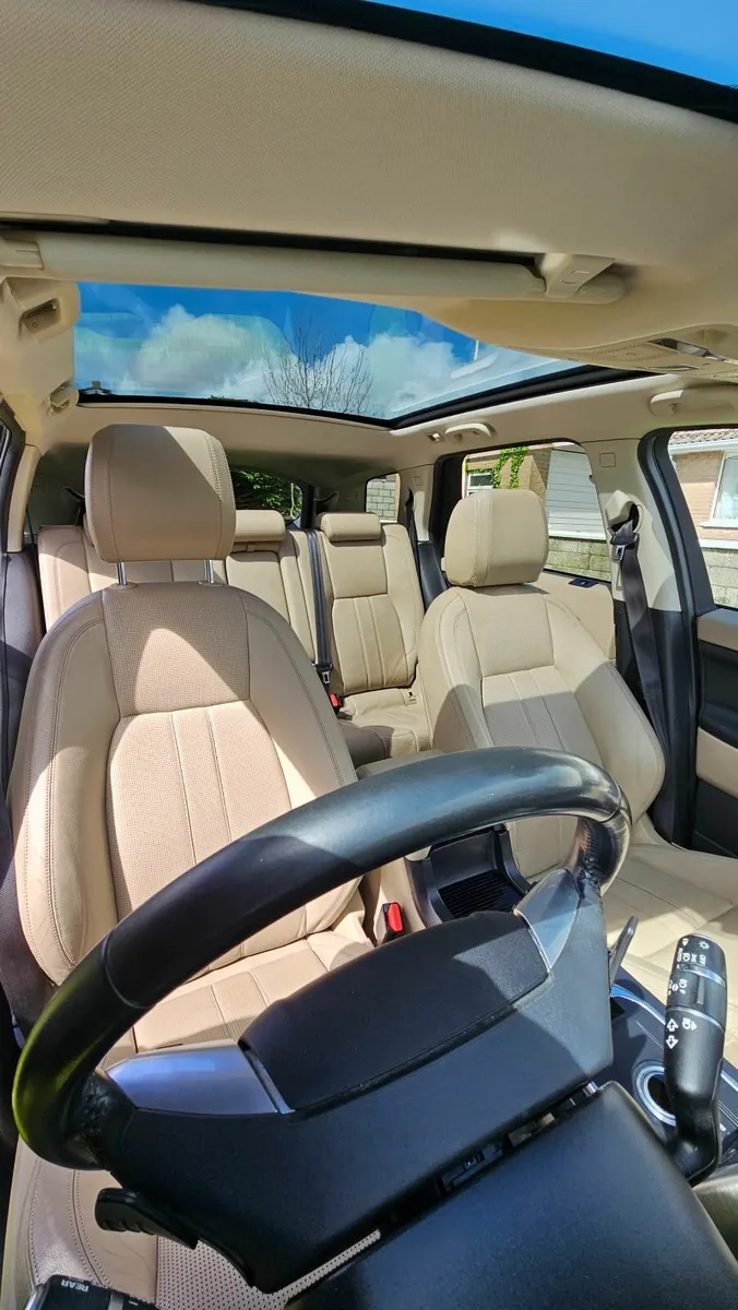 LR Discovery Sport HSE Automatic 7 seat 4WD - Image 2