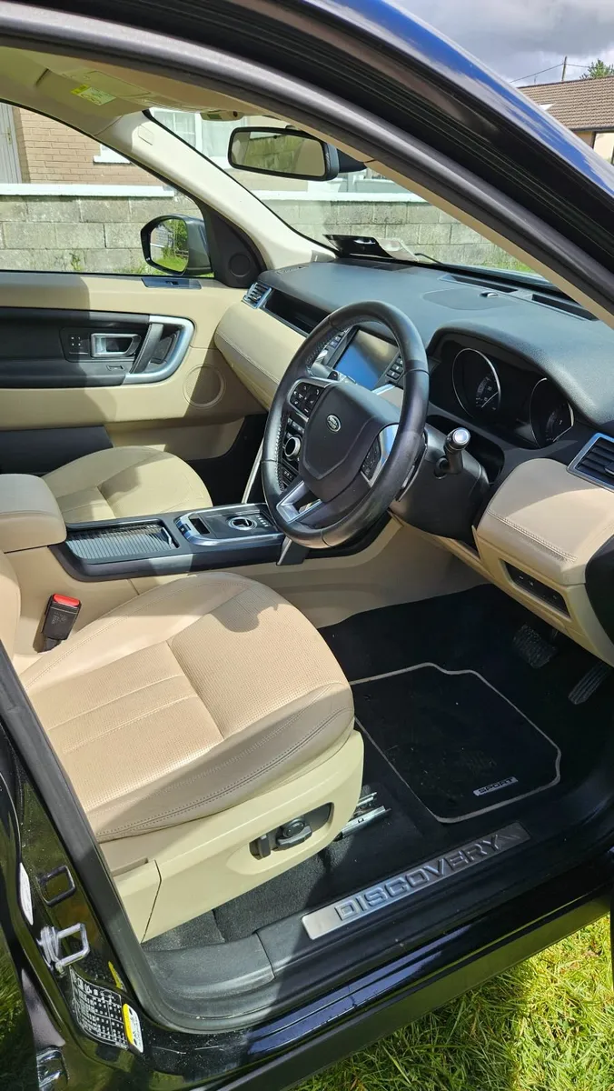LR Discovery Sport HSE Automatic 7 seat 4WD - Image 3