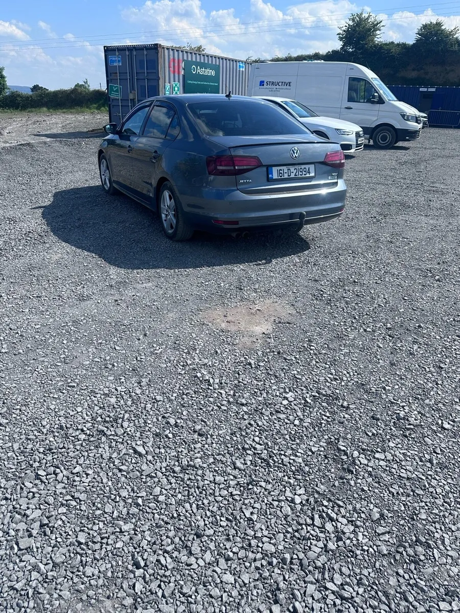 161 Volkswagen Jetta - Image 4