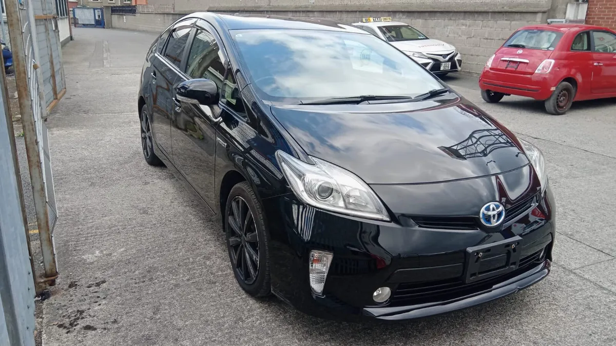 2013 hybrid ( low miles ) - Image 2