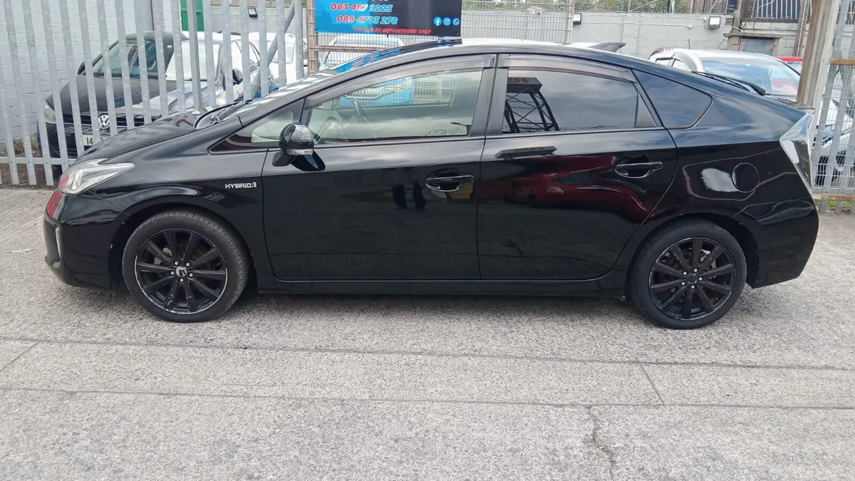 2013 hybrid ( low miles ) - Image 3
