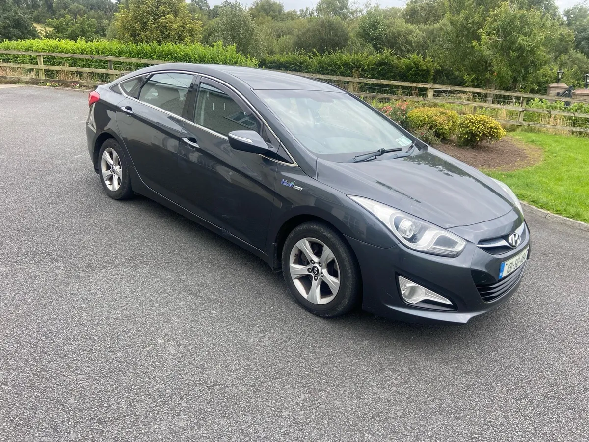 Hyundai i40 1.7dsl executive - Image 1