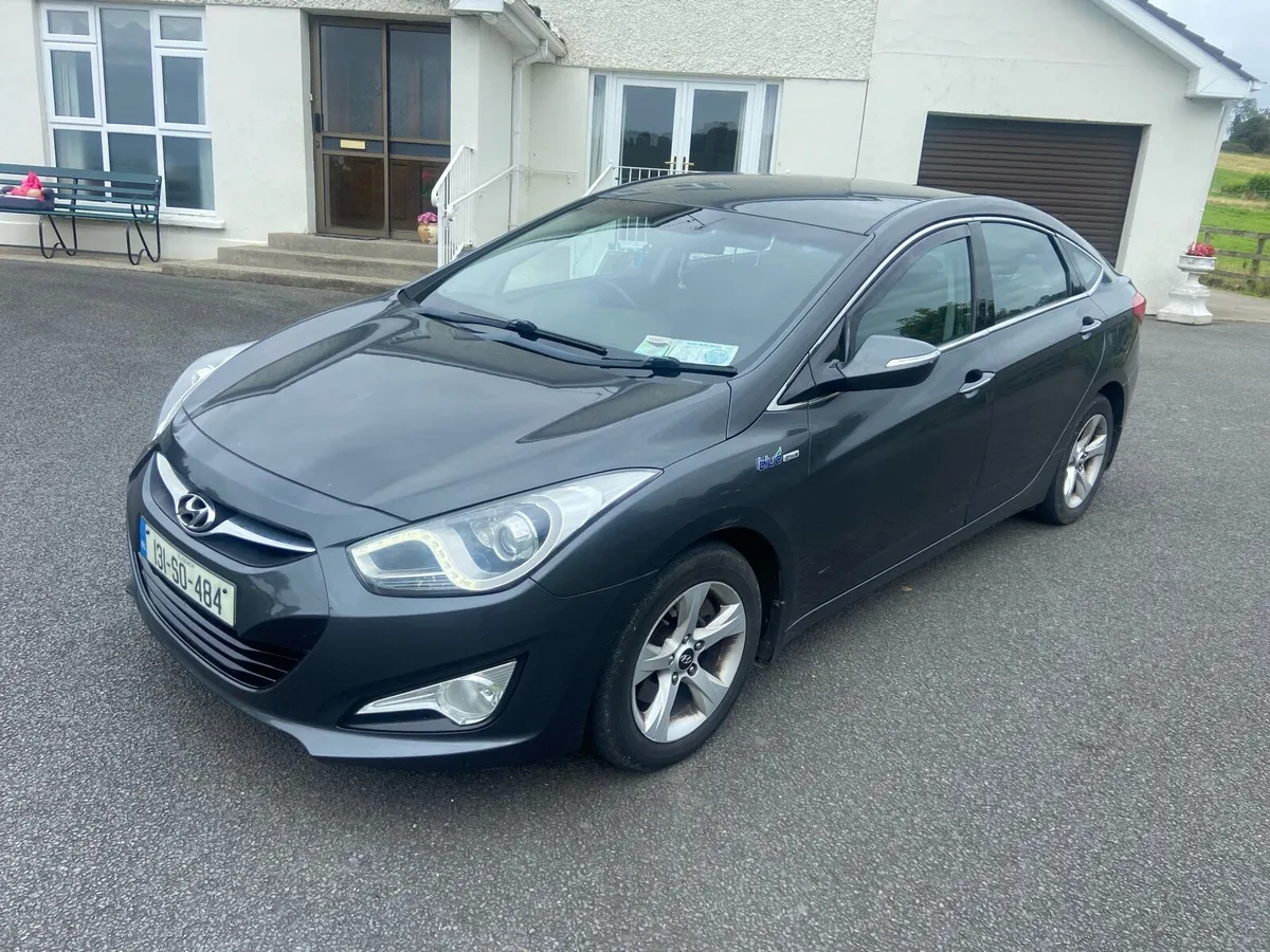 Hyundai i40 1.7dsl executive - Image 2