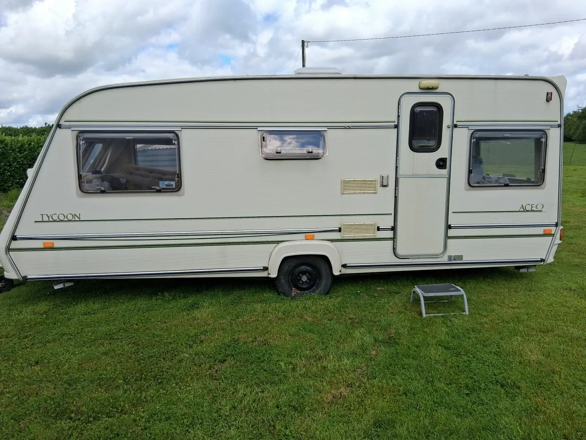 Caravan - Image 1
