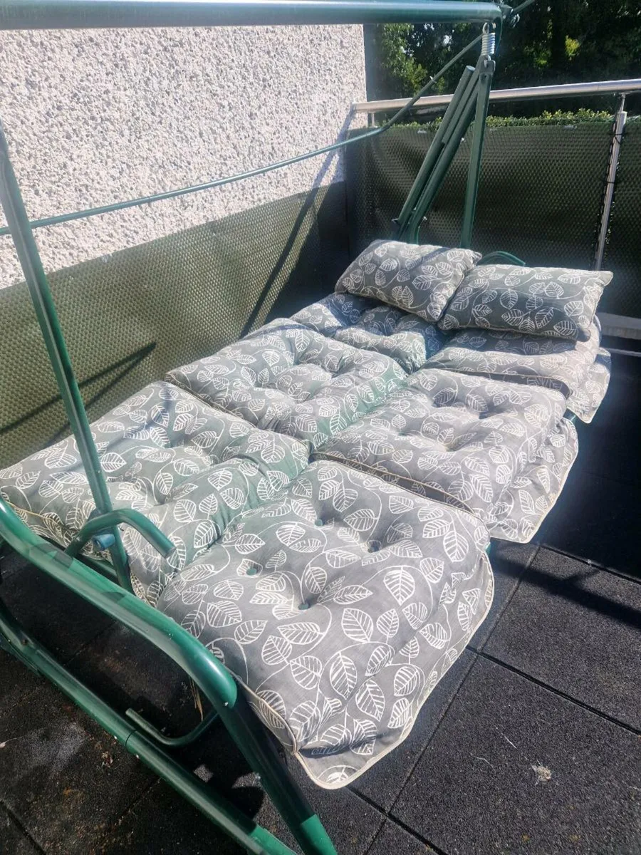 Garden swing bed - Image 1