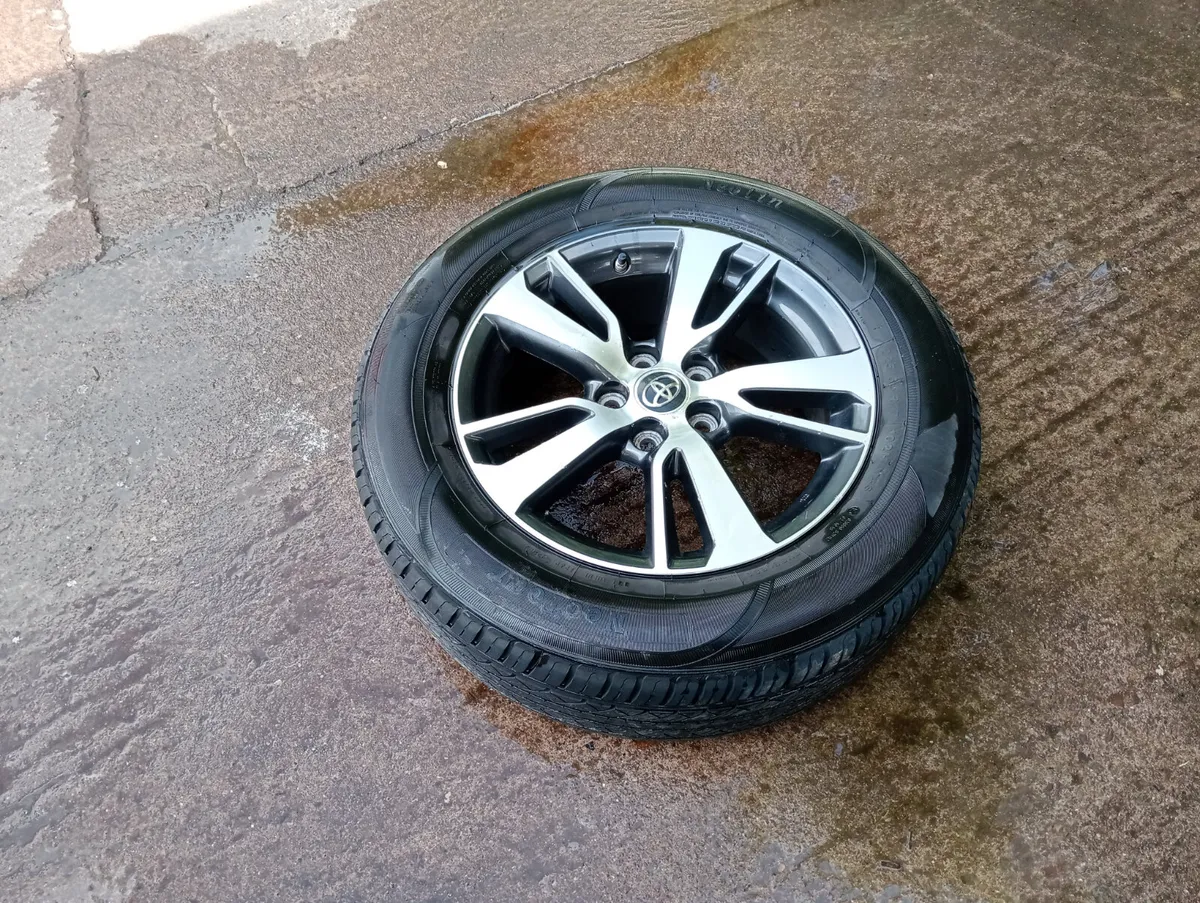 2017 Toyota RAV4 alloys - Image 2