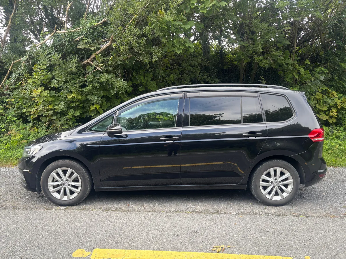 Volkswagen Touran 7 seater TSI DSG 2017 - Image 3