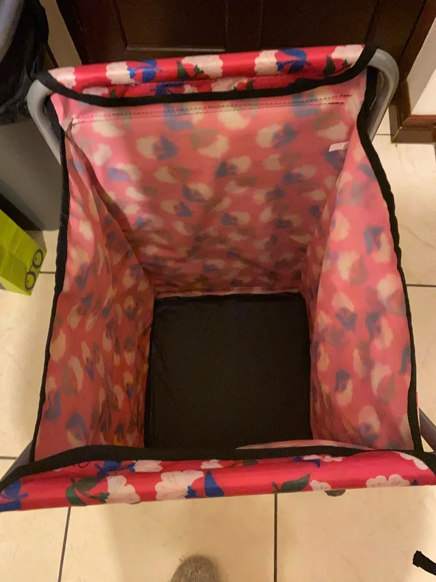 6 Wheel Shopping Trolley with New Bag - Image 4