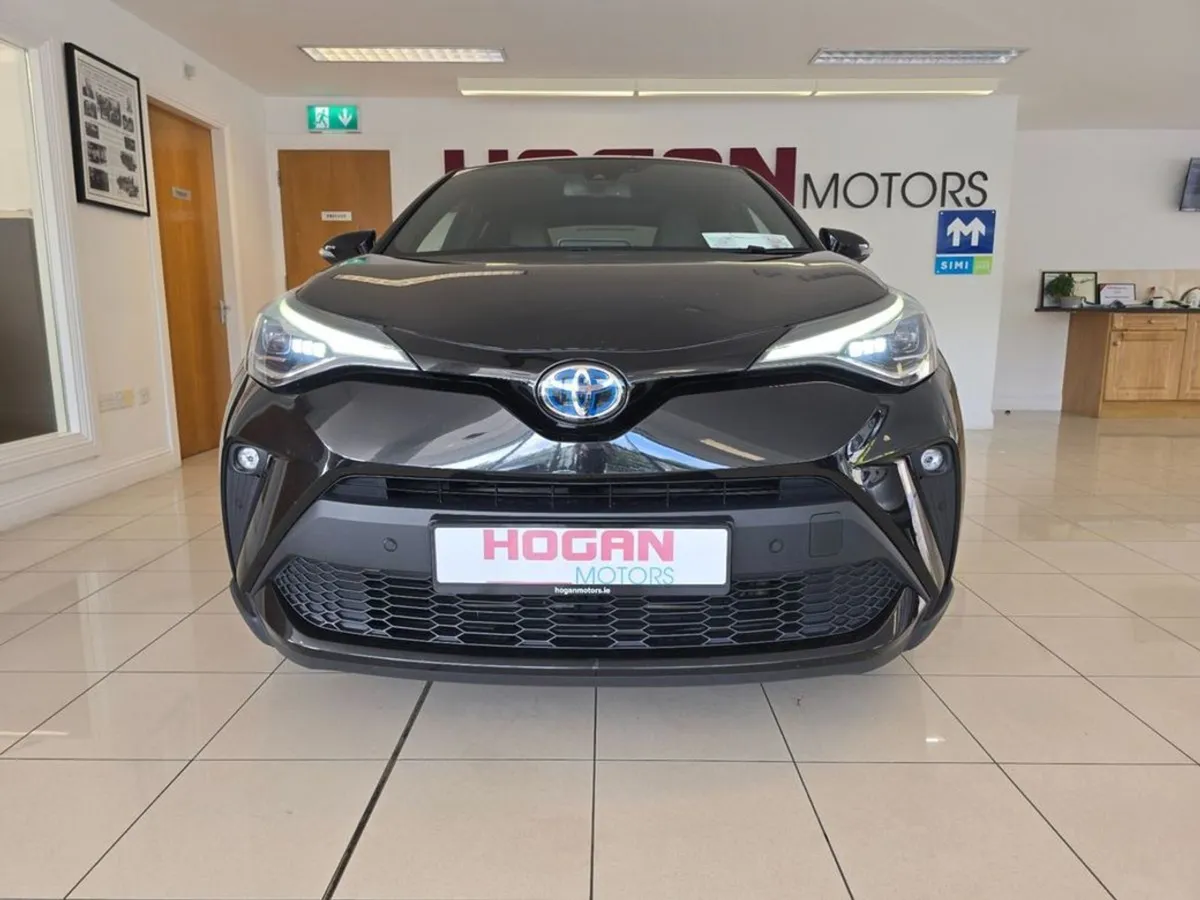 Toyota C-HR Hybrid SOL Automatic Fabulous Spec - Image 2