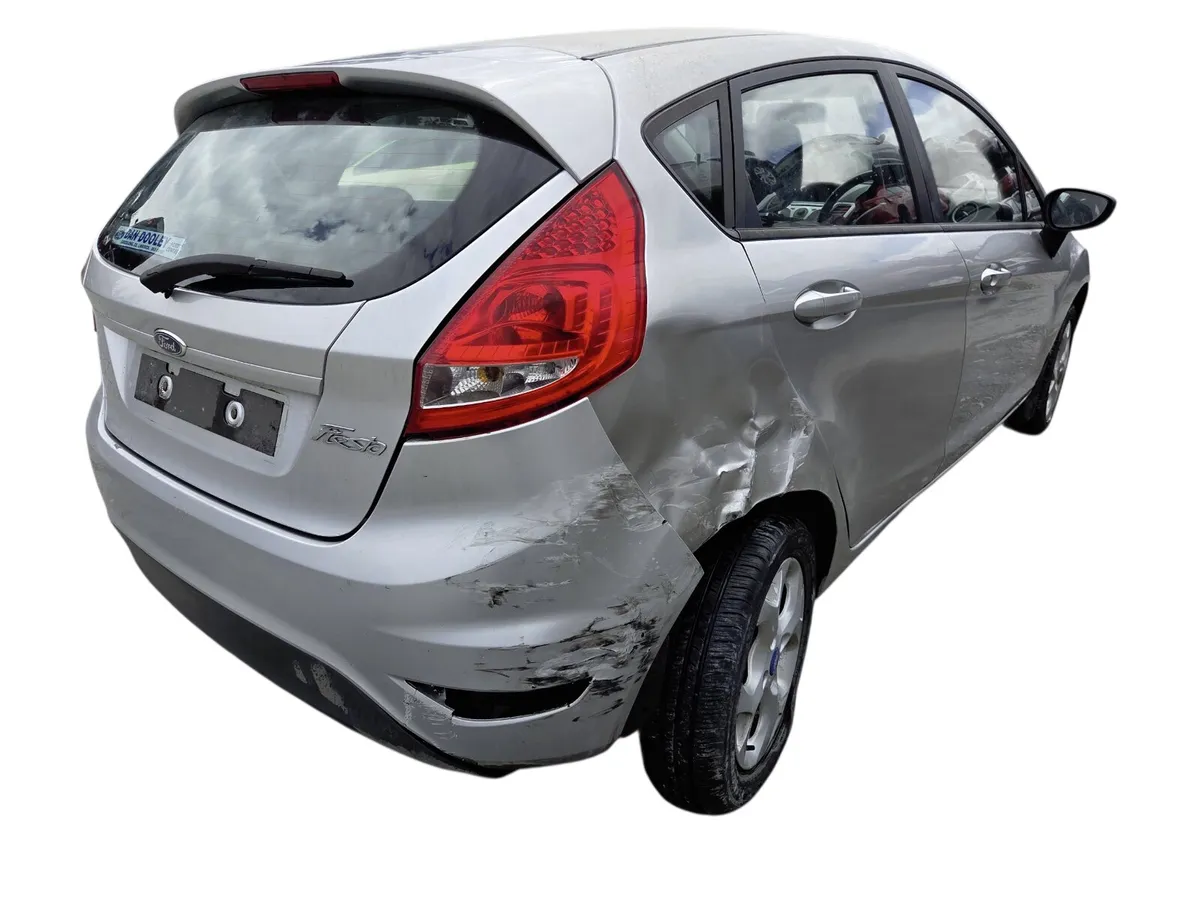 2012 FORD FIESTA For Breaking/Dismantling - Image 2