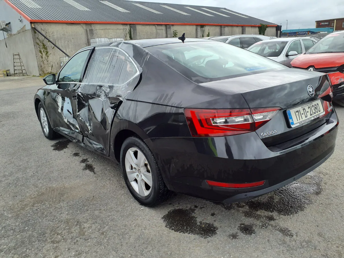 2017 skoda superb - Image 4