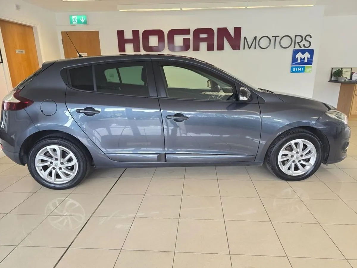 Renault Megane III Limited 1.5 DCI 5DR H/B - Image 3