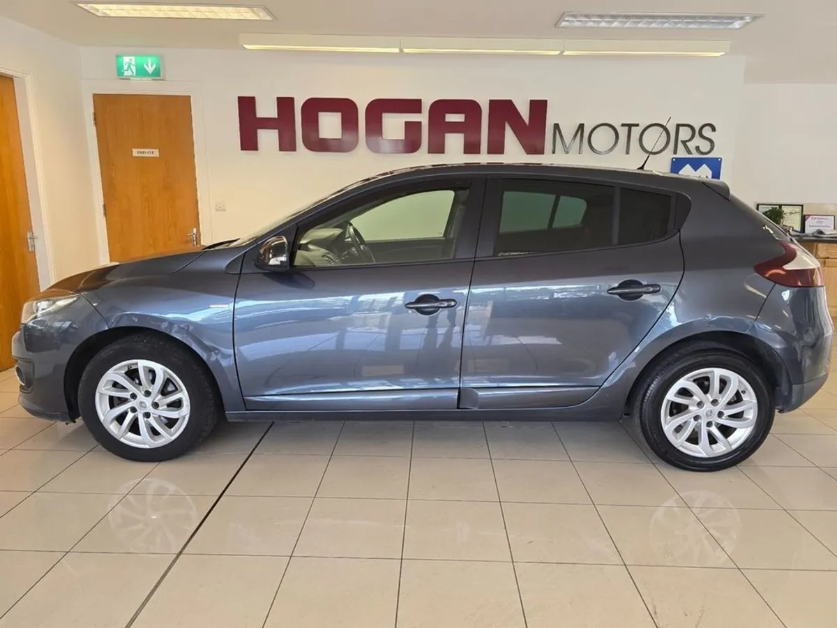 Renault Megane III Limited 1.5 DCI 5DR H/B - Image 4