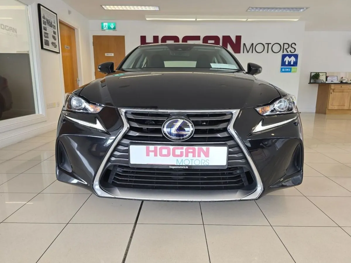 Lexus IS300h Luxury Hybrid Automatic Saloon - Image 2