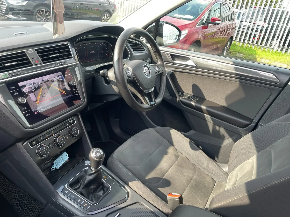 Volkswagen Tiguan R-line 2.0 TDI - Image 3