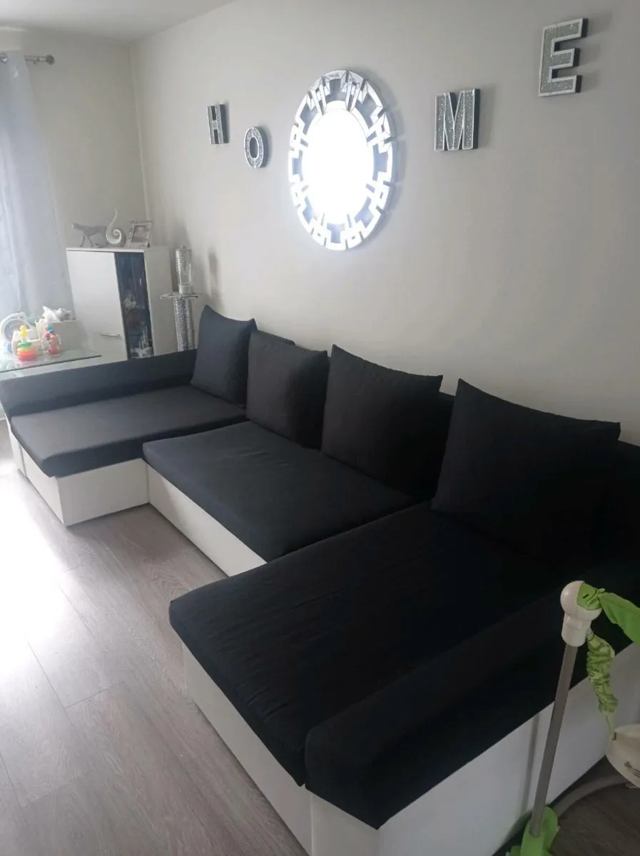 Modern sofa bed large one in perfect condition 3 s - Image 3