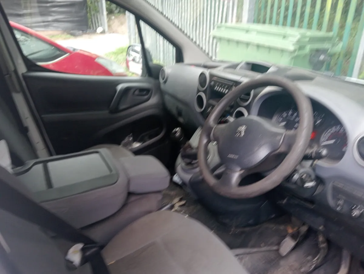 Peugeot Partner 2012 - Image 2