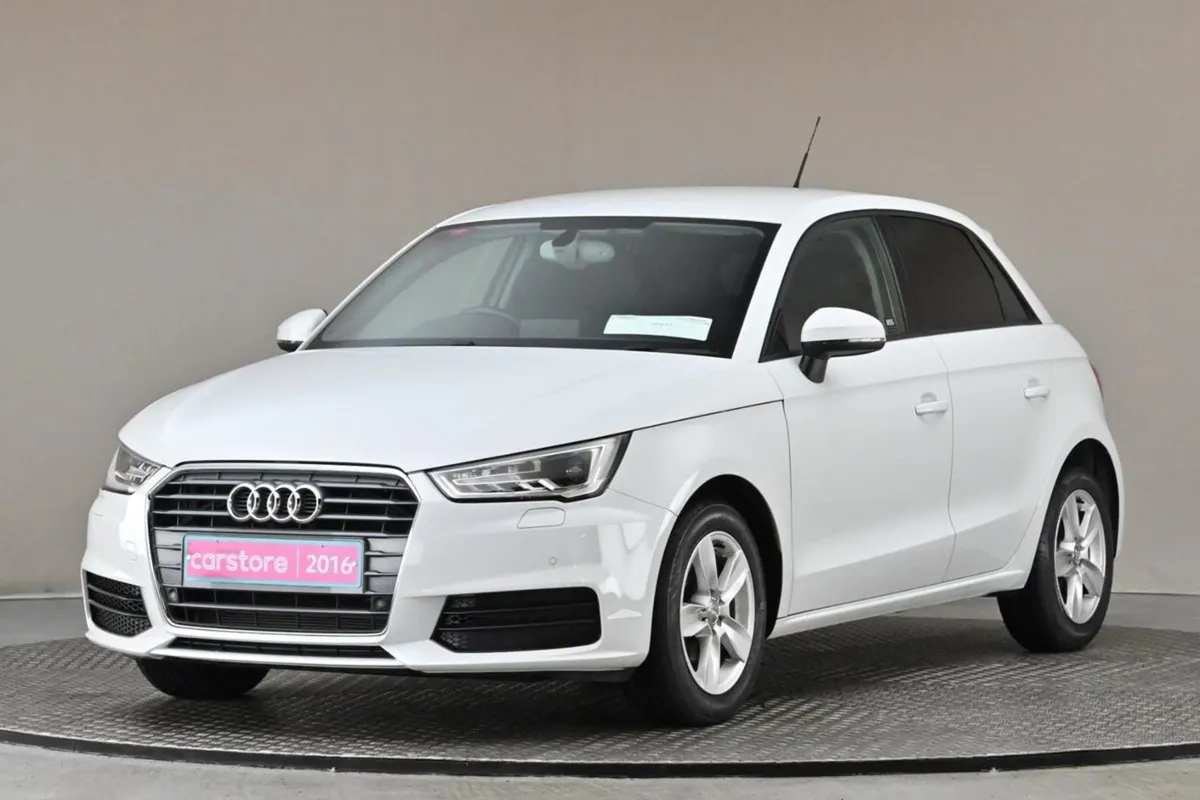 Audi A1 1.0tfsi 95bhp S-tronic  reverse Cam park - Image 3