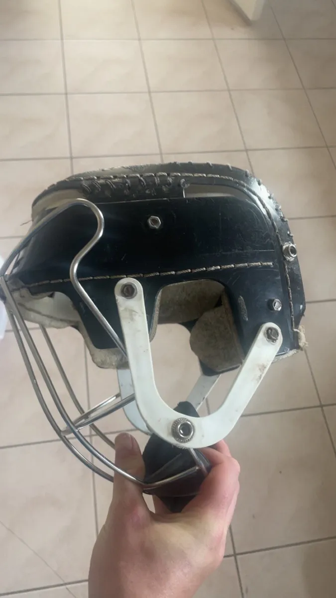 Old style Gola helmet - Image 3