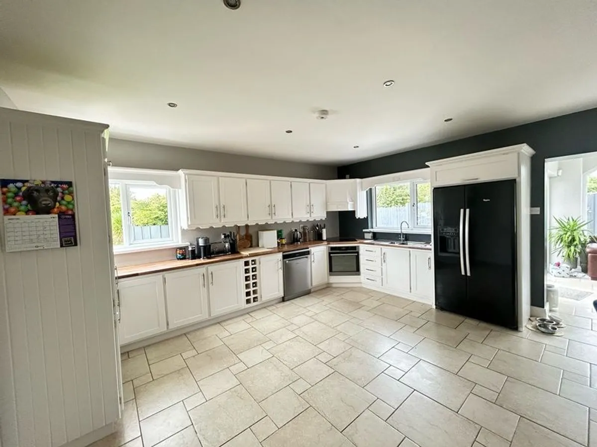 Kitchen & appliances - Image 2
