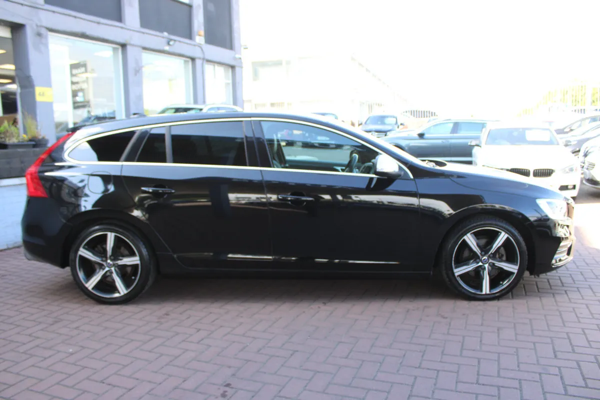 VOLVO V60 2.0D4 R-DEGIGN 5DR ESTATE AUTOMATIC - Image 3