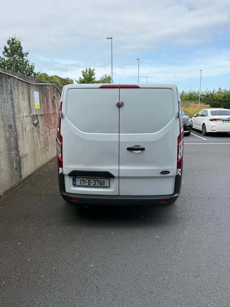 Ford Transit Custom SWB - Image 3
