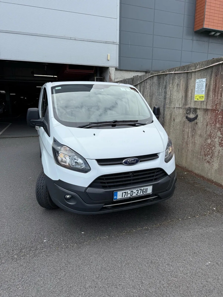 Ford Transit Custom SWB - Image 4