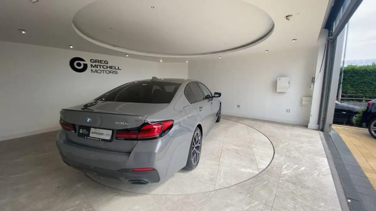 BMW 5 Series 530e M Sport 4dr Auto - Image 4