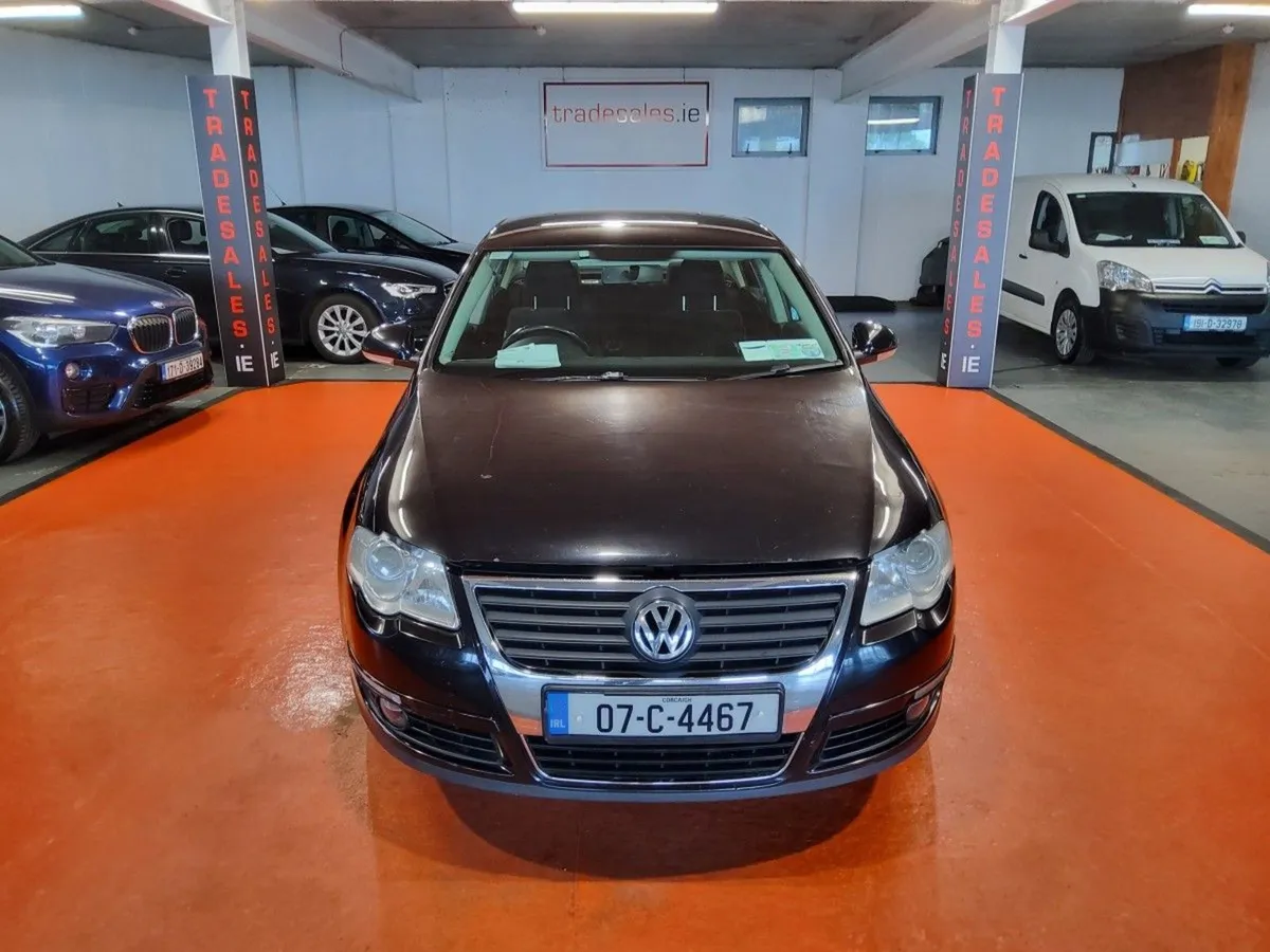 Volkswagen Passat 1.6 FSI Comfortline - Image 1