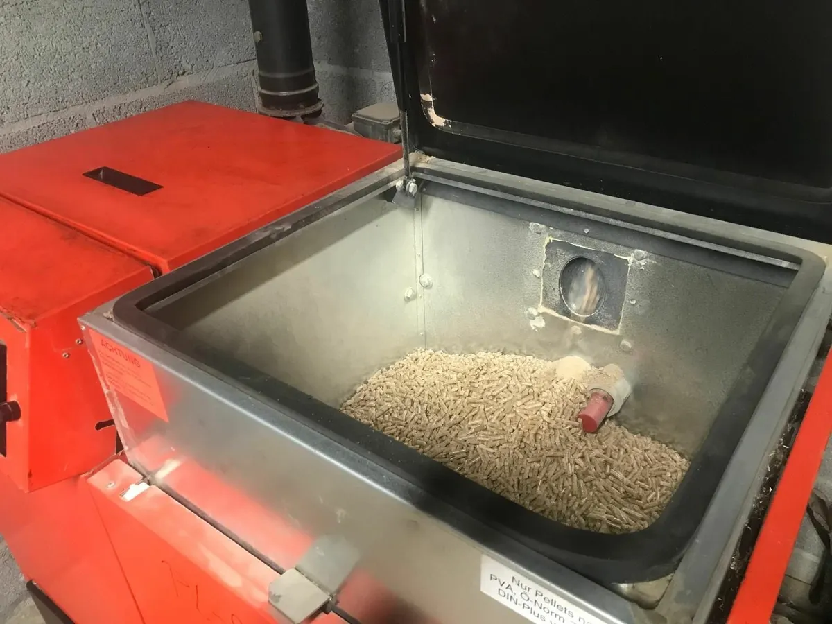 Wood Pellet Boiler €900 & bag pellets 15kg €4.50 - Image 4