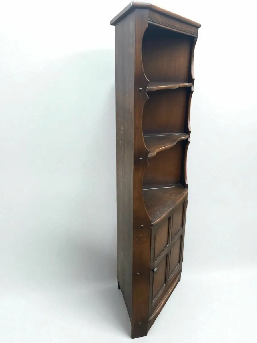 Corner Cabinet / Bookcase - Ercol - Vintage. - Image 1