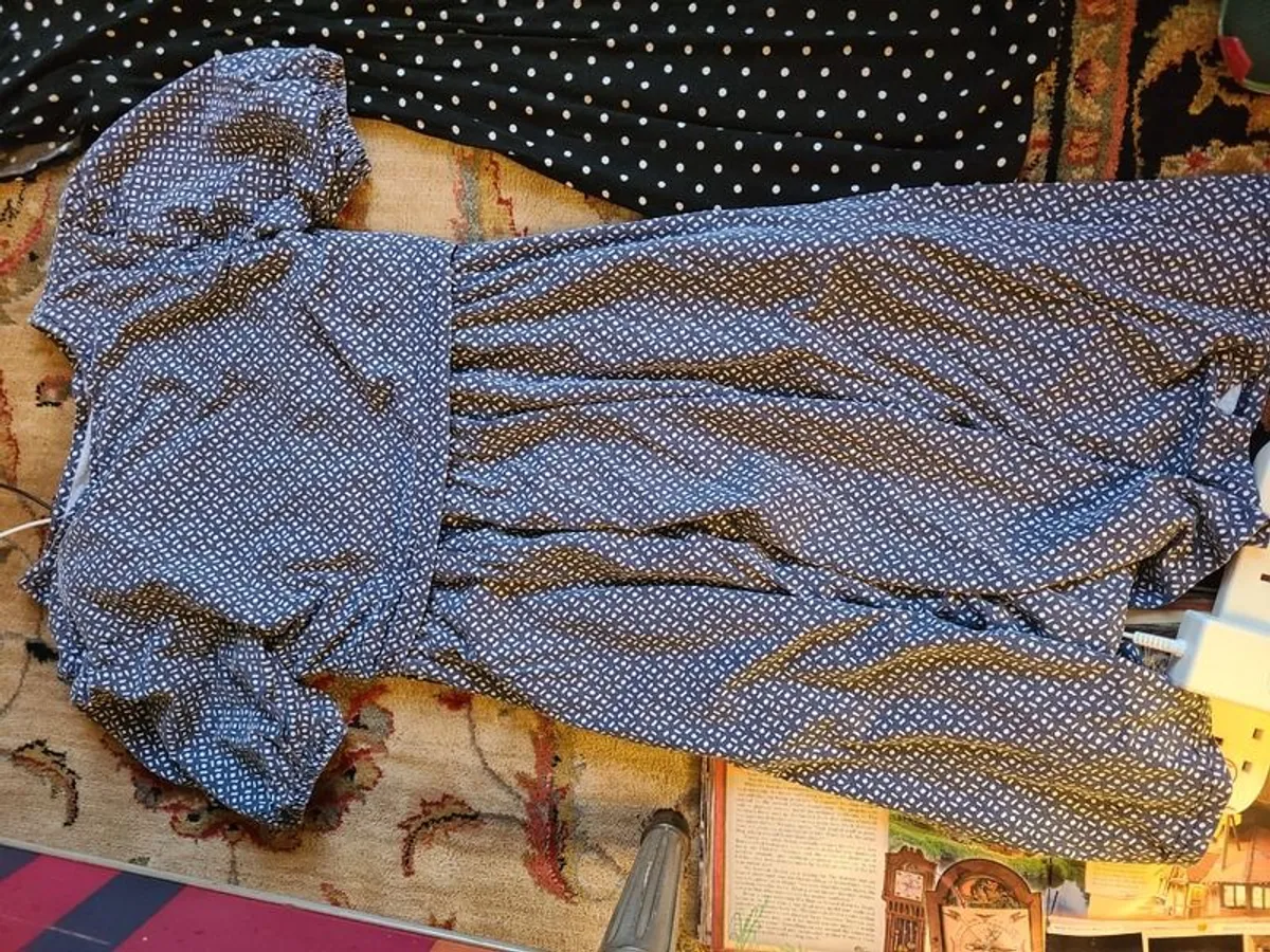 Maternity clothes size 8-10 - Image 3