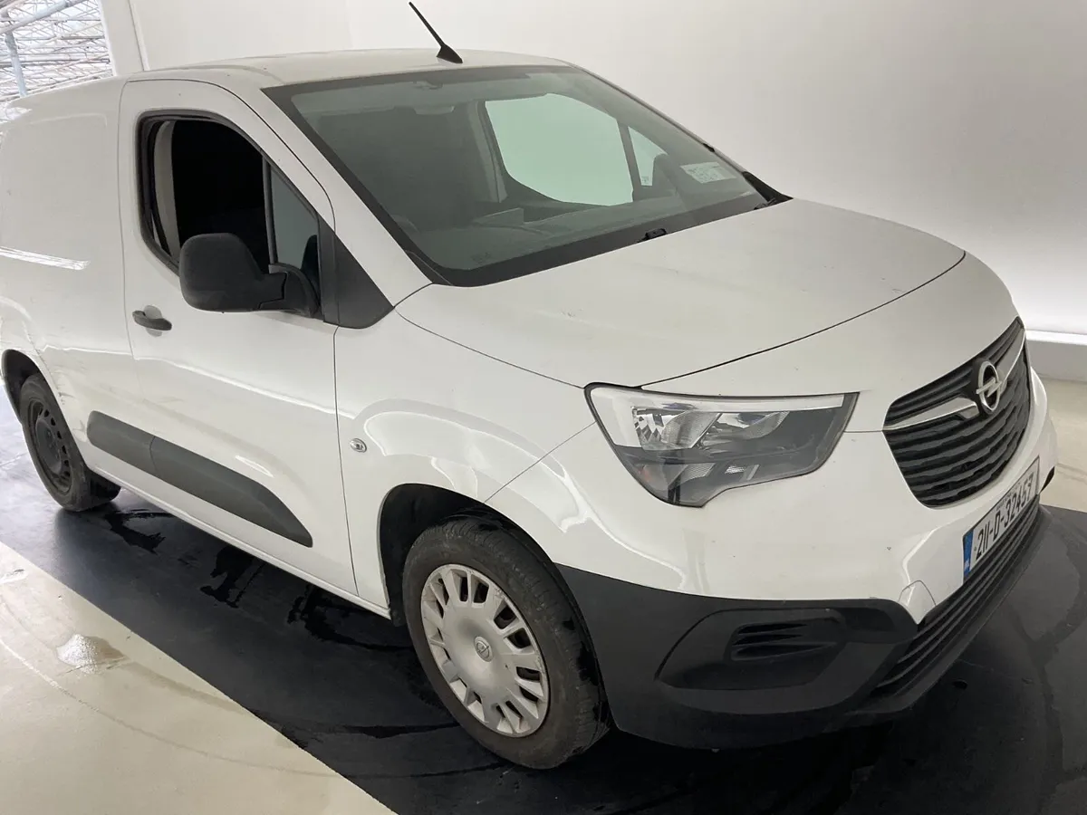 2021 Opel Combo in Auction - Image 2