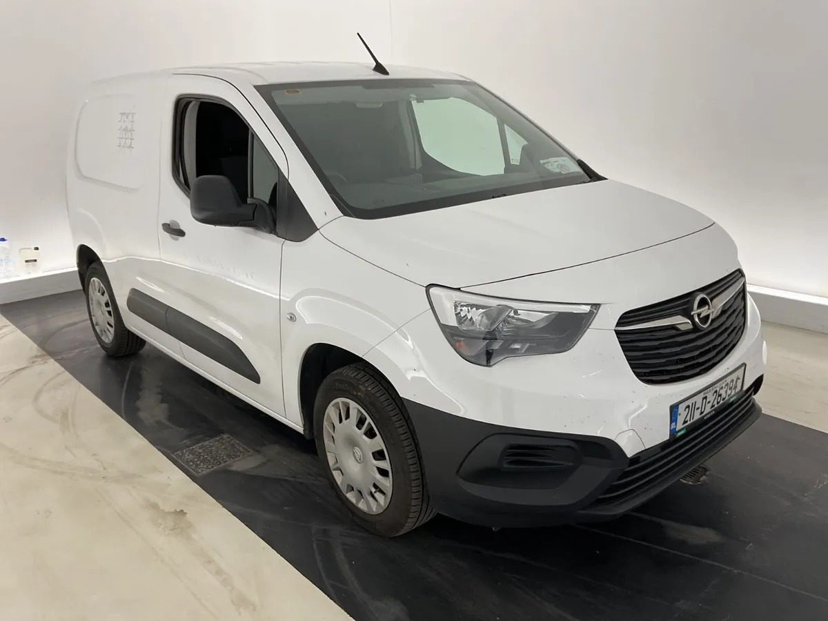 2021 Opel Combo in Auction - Image 2