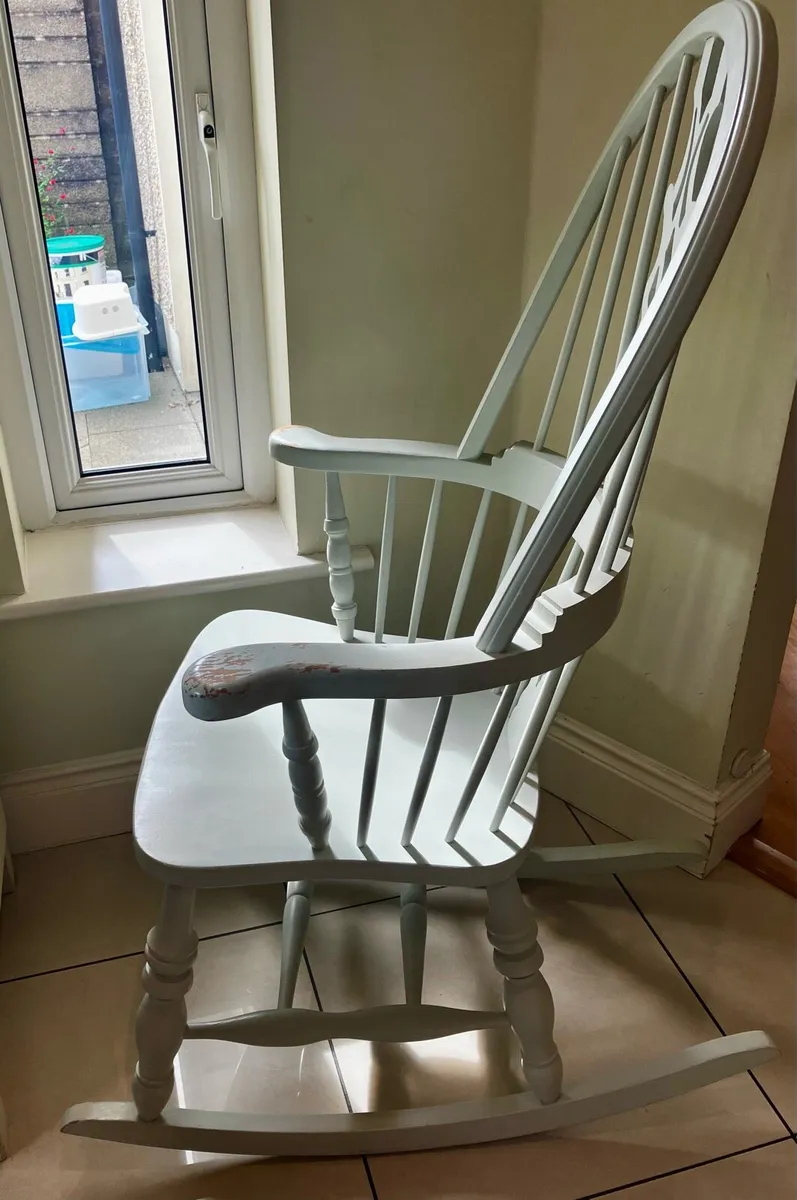 Vintage wooden rocking chair - Image 3