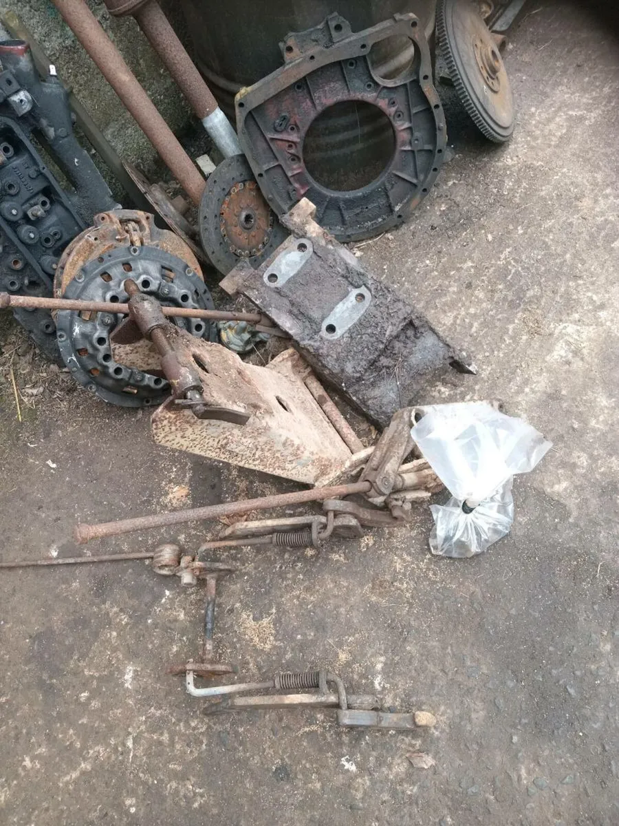 Tractors/pickuphitch - Image 1