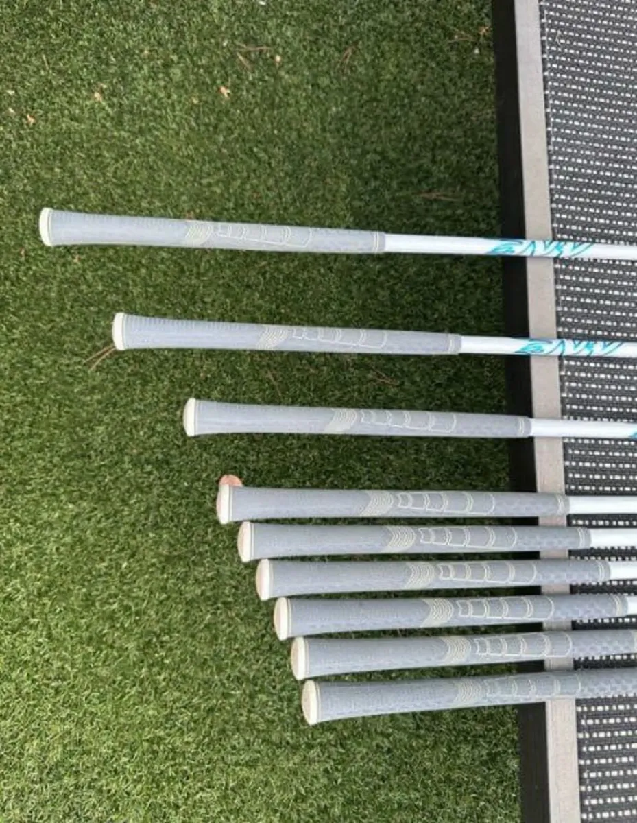 TaylorMade Sim Max Set + putter - Image 2