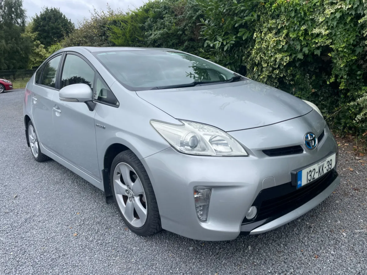 Toyota Prius 2013 - Image 2