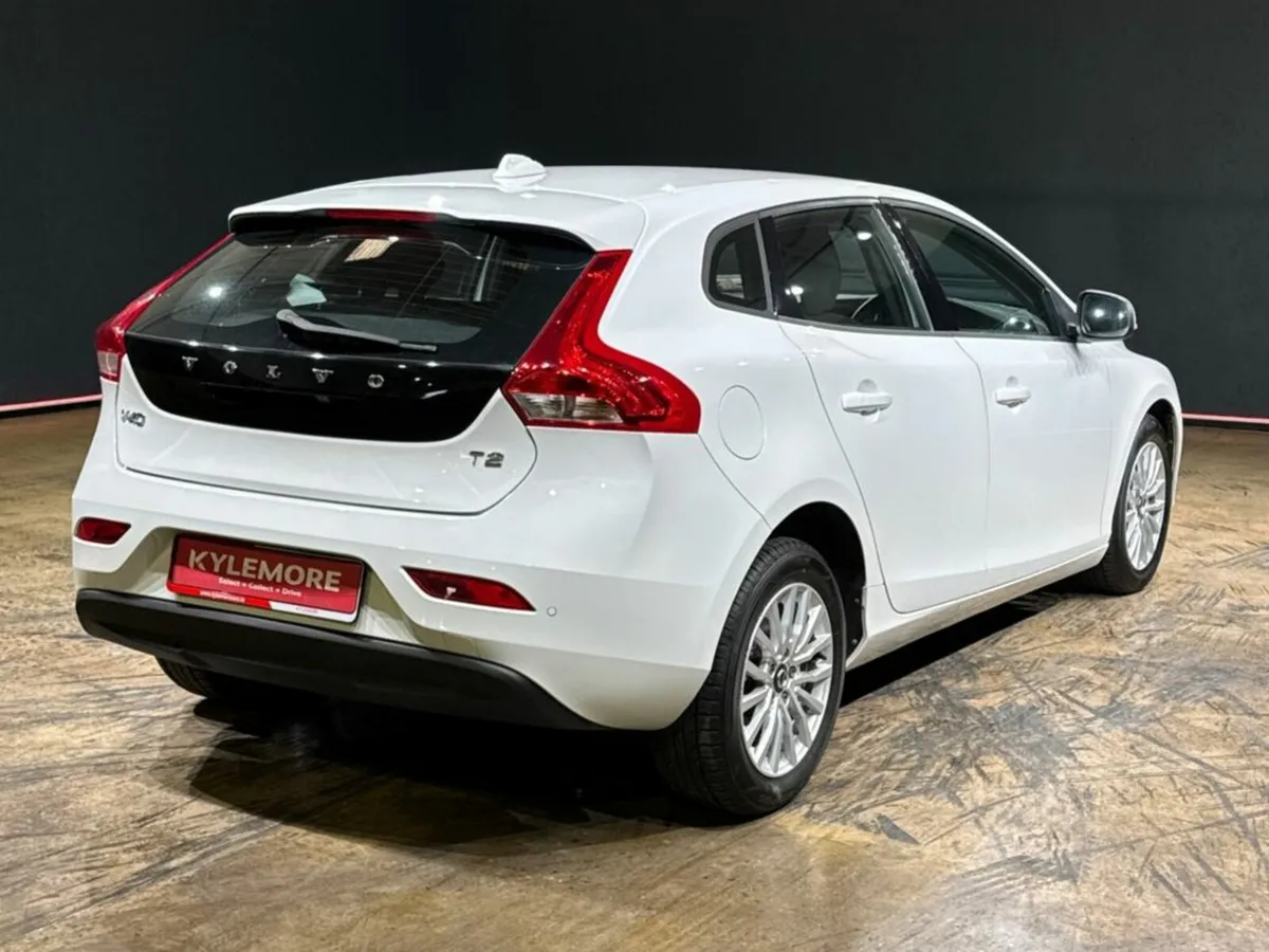 Volvo V40 1.5 AUTOMATIC - Image 4