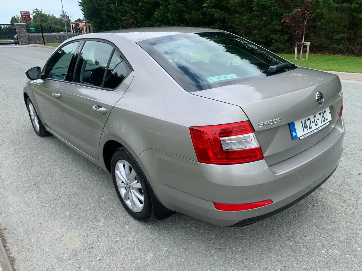 2014 Skoda Octavia diesel, Nctd 11/25, taxed 8/25 - Image 4