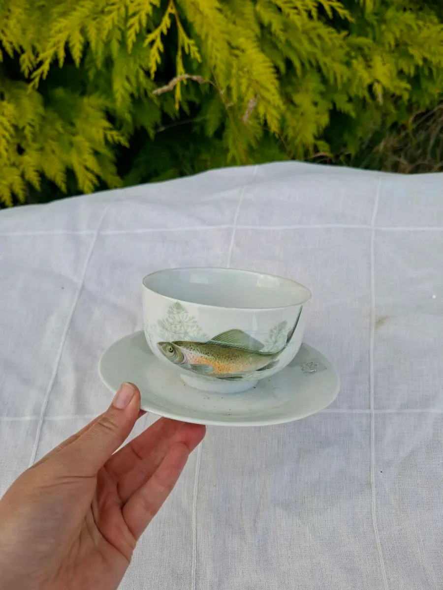 Fish porcelain gravy bowl postage possible