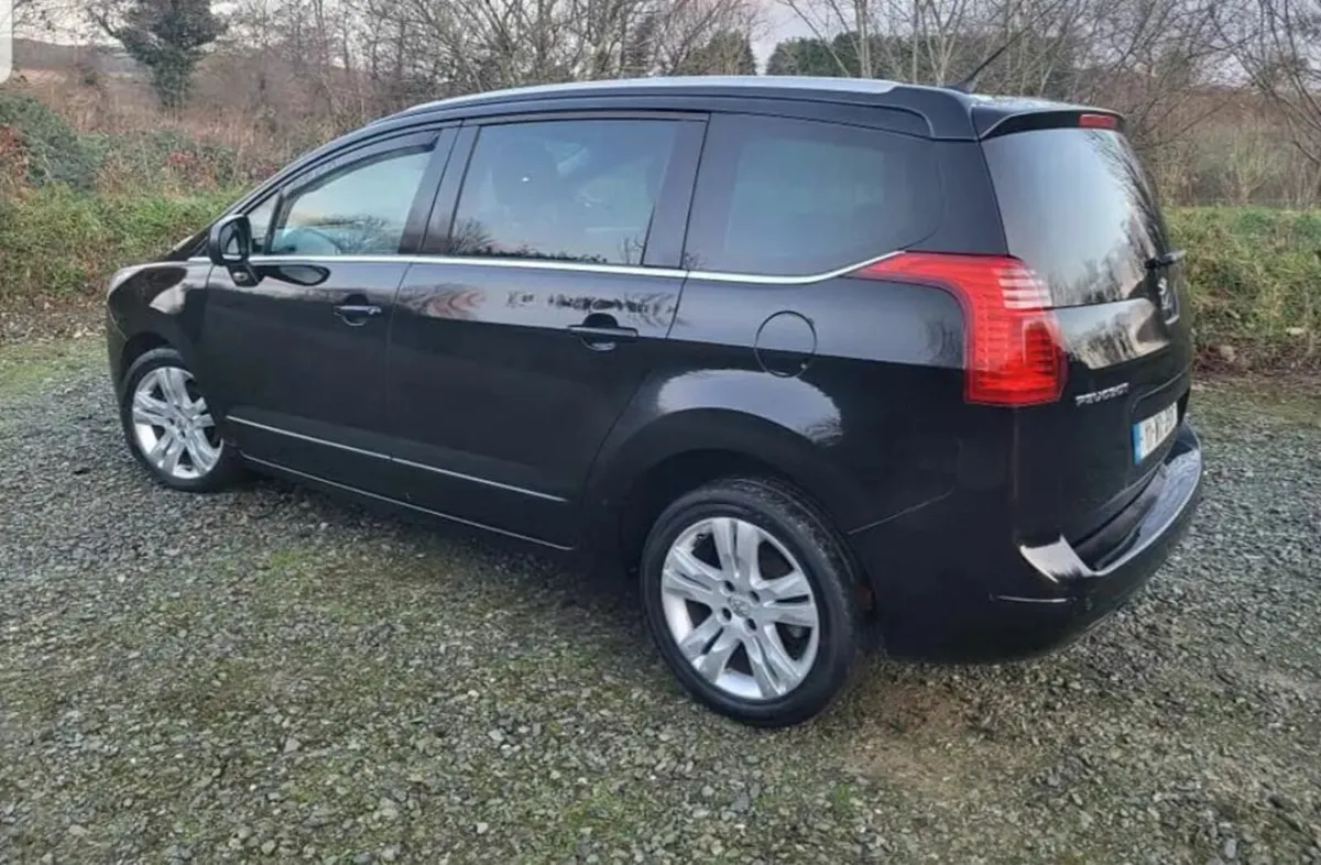 Peugeot 5008 2011 - Image 3
