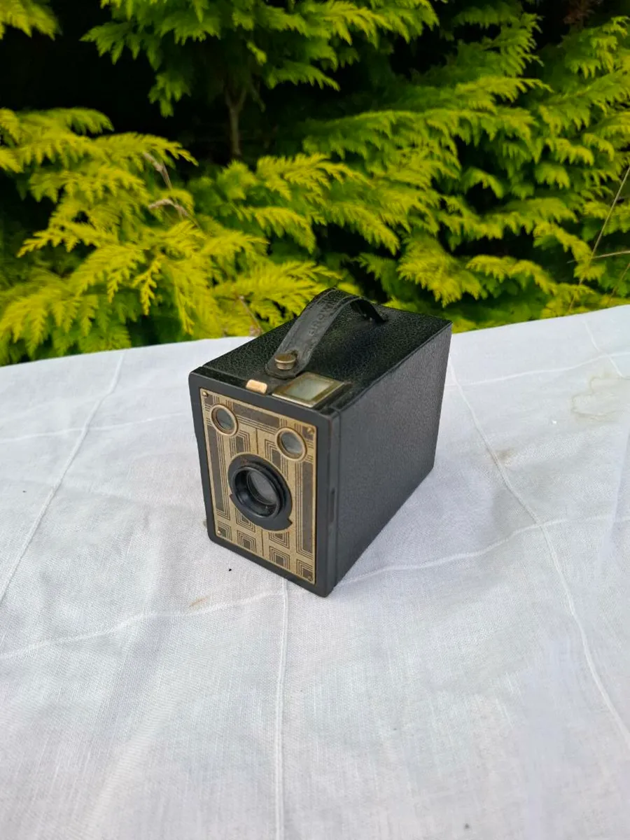 Vintage camera brownie possible to post