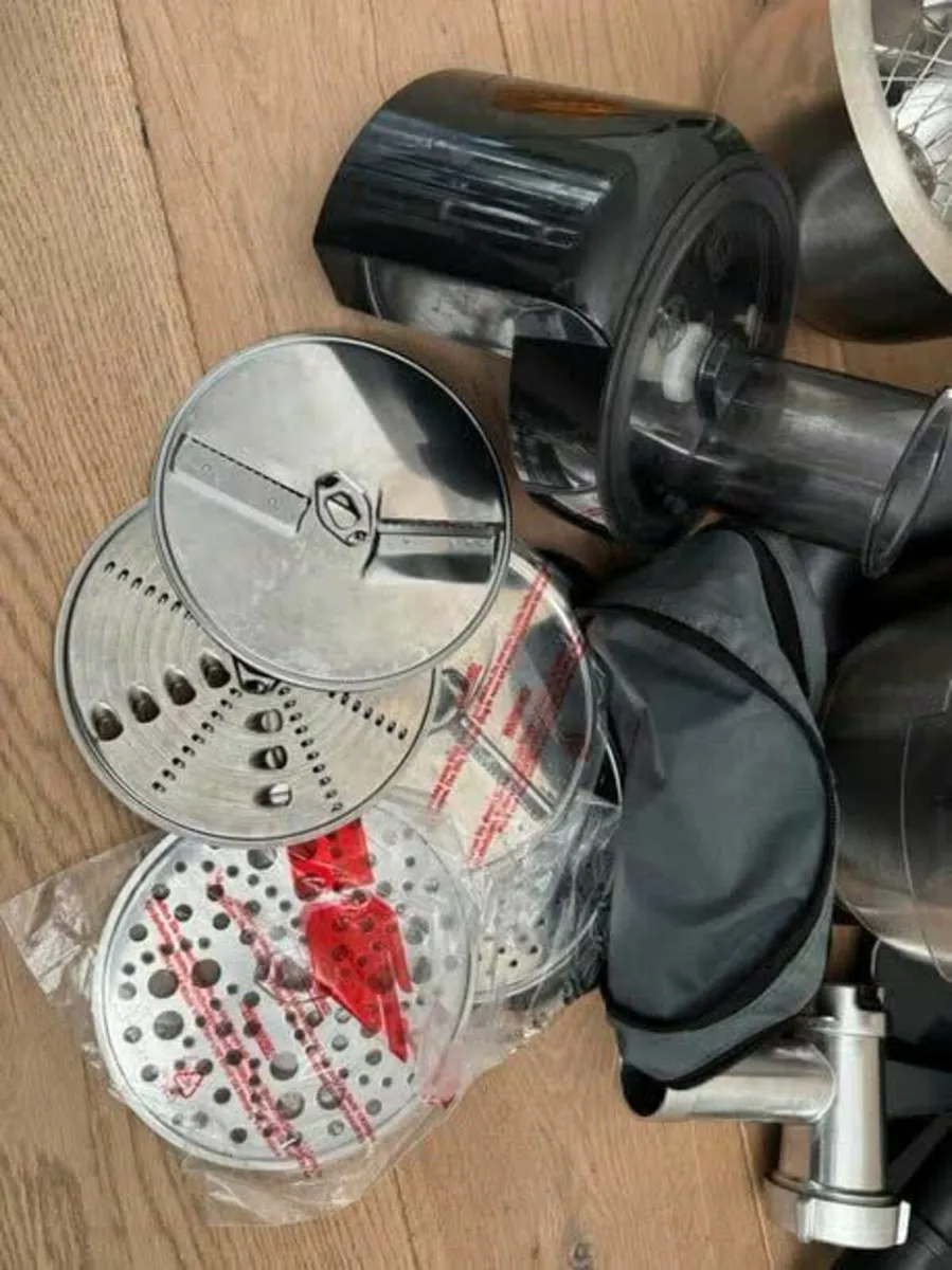 Bosch MUM5 kitchen machine with accessories - Image 3