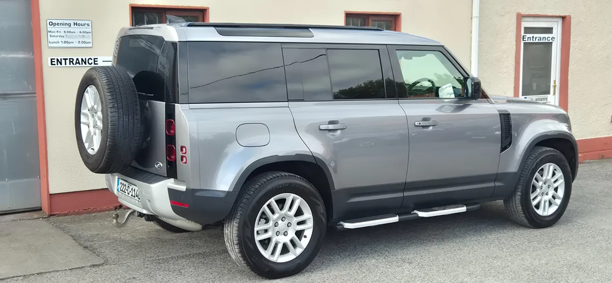 Land Rover Defender 2022 110 3.0D Hard Top S2 - Image 4