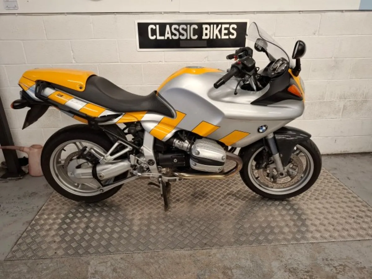 BMW R1100 S  2002 - Image 1